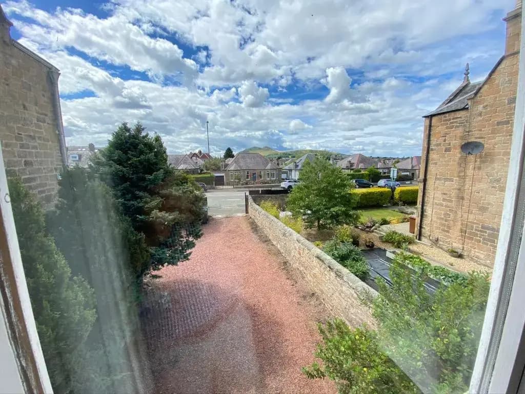 St Margaret's Cottage, Edinburgh - photo 13