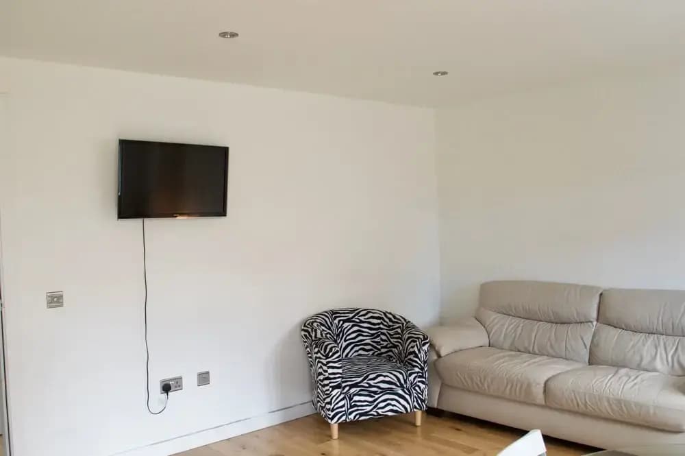 Modern 2 Bedroom Apartment With Parking - photo 10