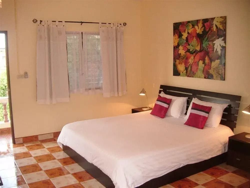Patong Peace Hostel - photo 3