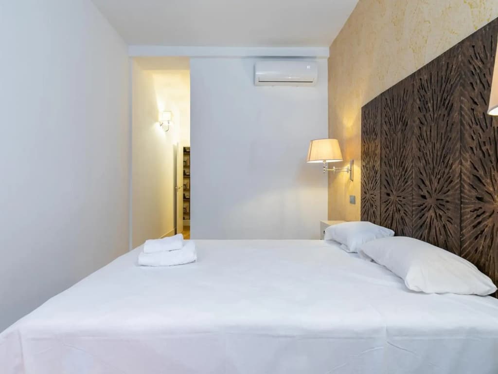 HOMEABOUT PREMIUM MALASAÑA Apartment - photo 2