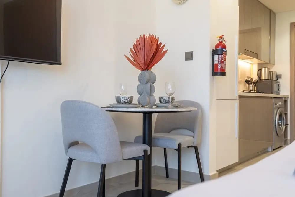 Modern Sophistication A Dream Studio - photo 2