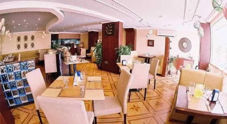 Diamond Hotel - photo 8