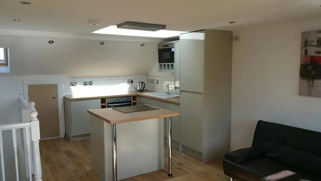 Sutton Place Apartments - photo 2