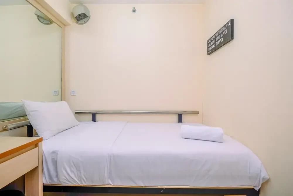 Strategic 2Br Apartment At Bassura City - photo 3