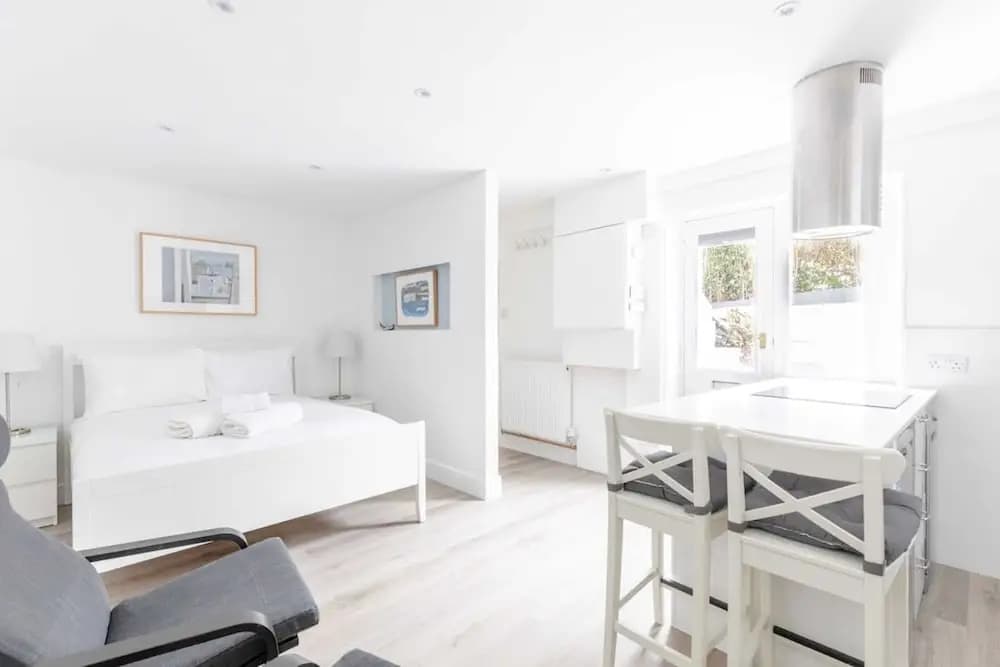 Sleek & Well-connected Studio Flat Archway! - photo 7