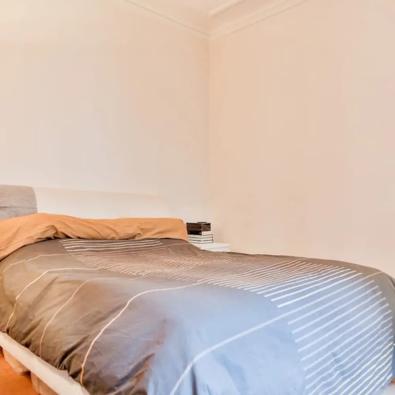 Secret Villiers I Stylish 2 Bed Apt in Villiers - photo 7