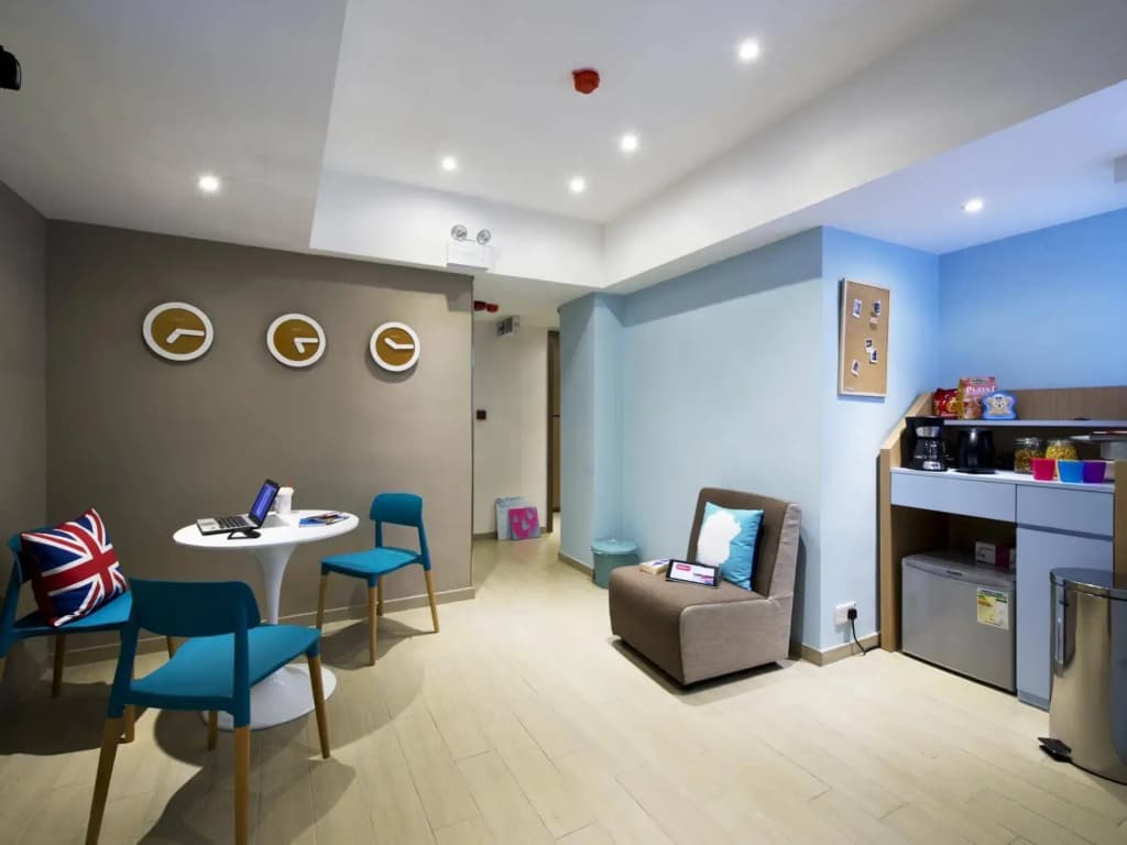 Just Hotel - photo 12