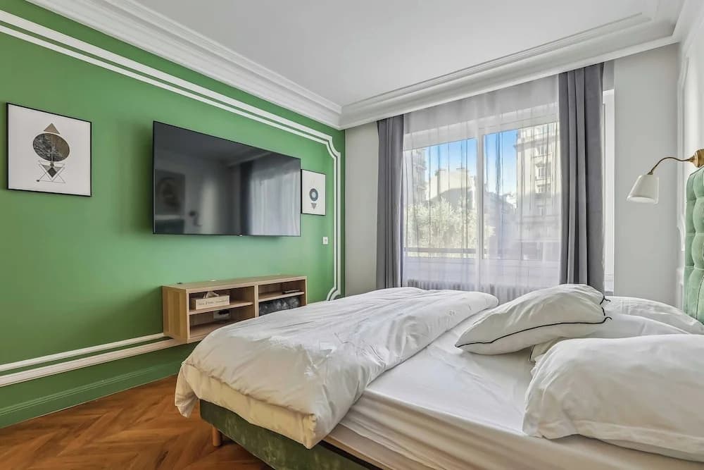 Superb Haussmann-style apt - 2bdr/6p - Trocadero - photo 1