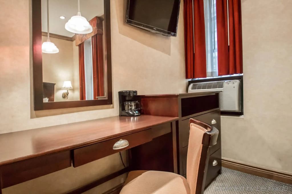 Clarion Hotel Park Avenue - photo 5