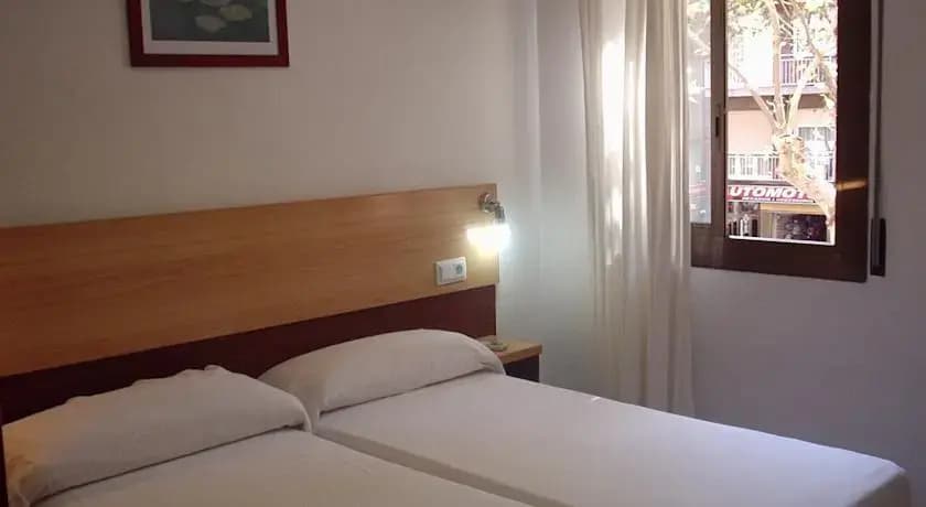 Hostal Ballestero - photo 2