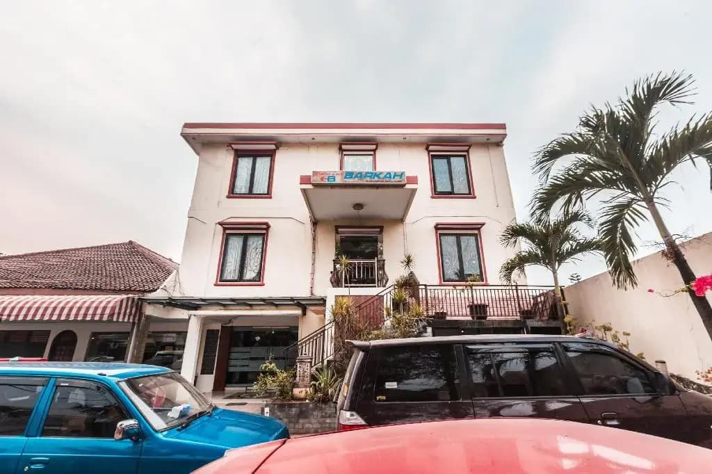 OYO 1667 Wisma Lux Barkah - main photo