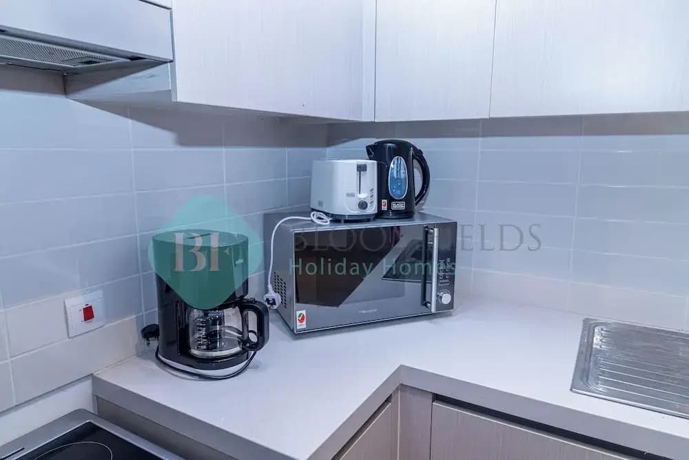 Bloomfields Elegant 1BR in Waters Edge - photo 2