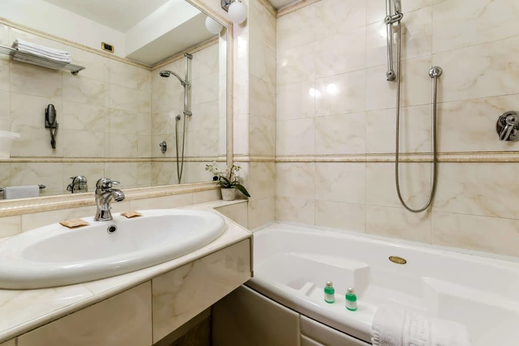 Luxury Rooms H 2000 Roma - photo 10