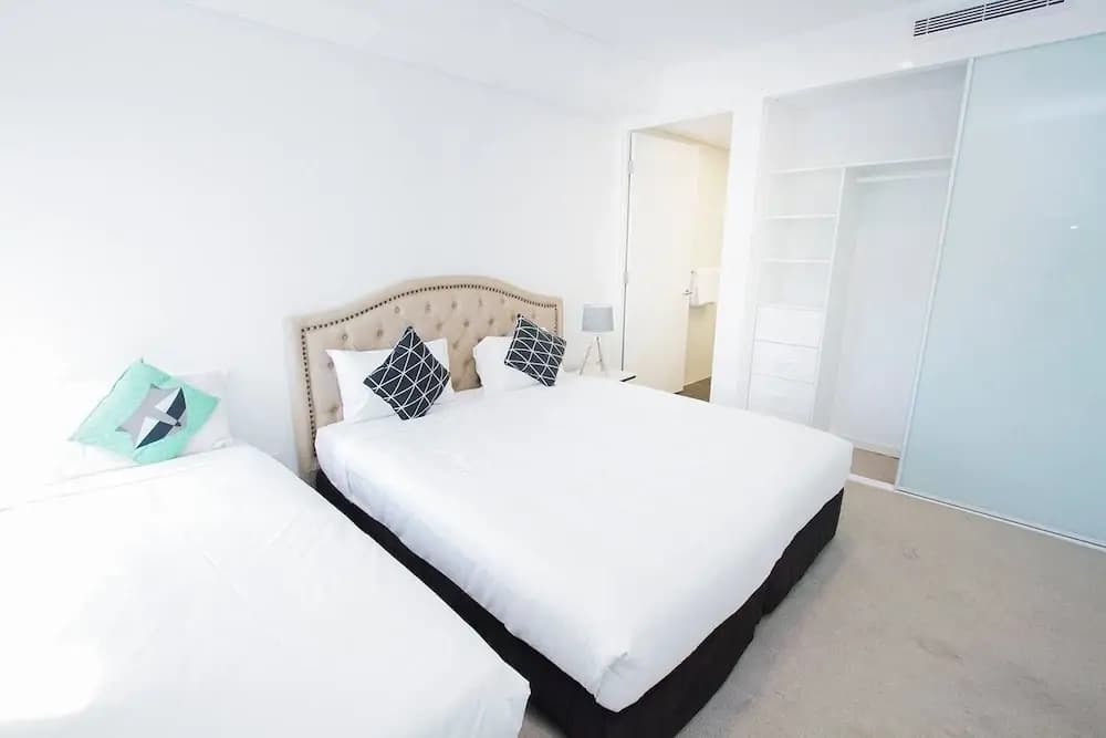 E10 Darling Harbour 2 BDR APT - photo 3