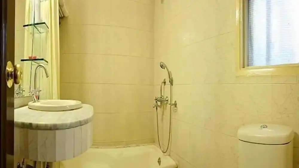 Hotel GTC - photo 8
