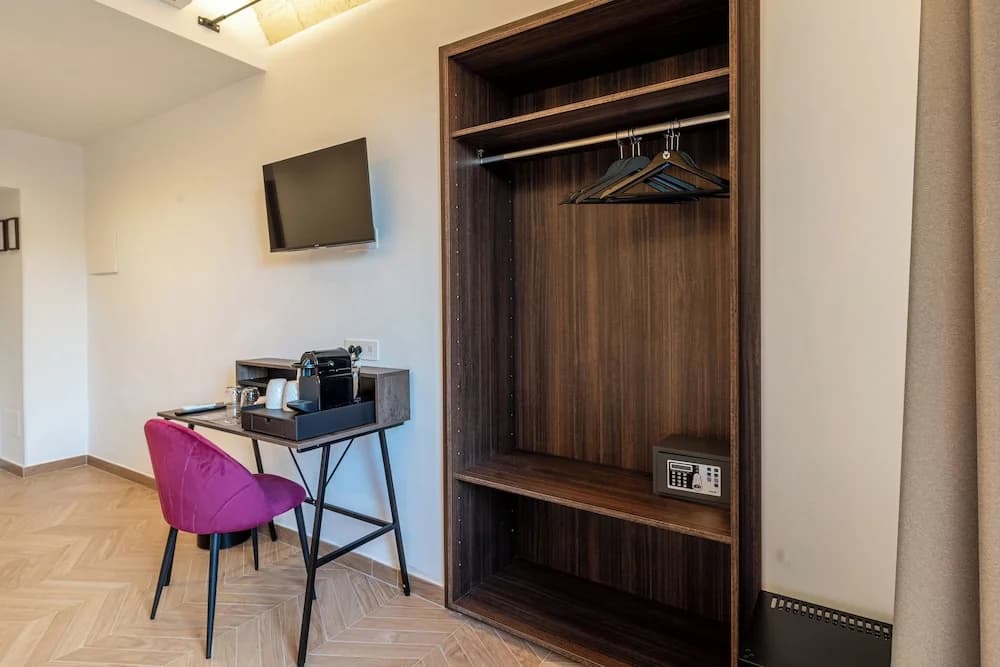 Urban Vatican Rooms - photo 9