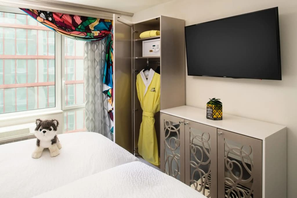 Staypineapple, An Artful Hotel, Midtown - photo 12
