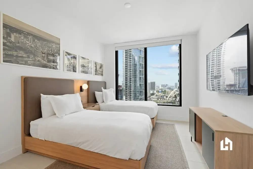Stylish Apartments with Partial Ocean Views in Downtown - photo 15