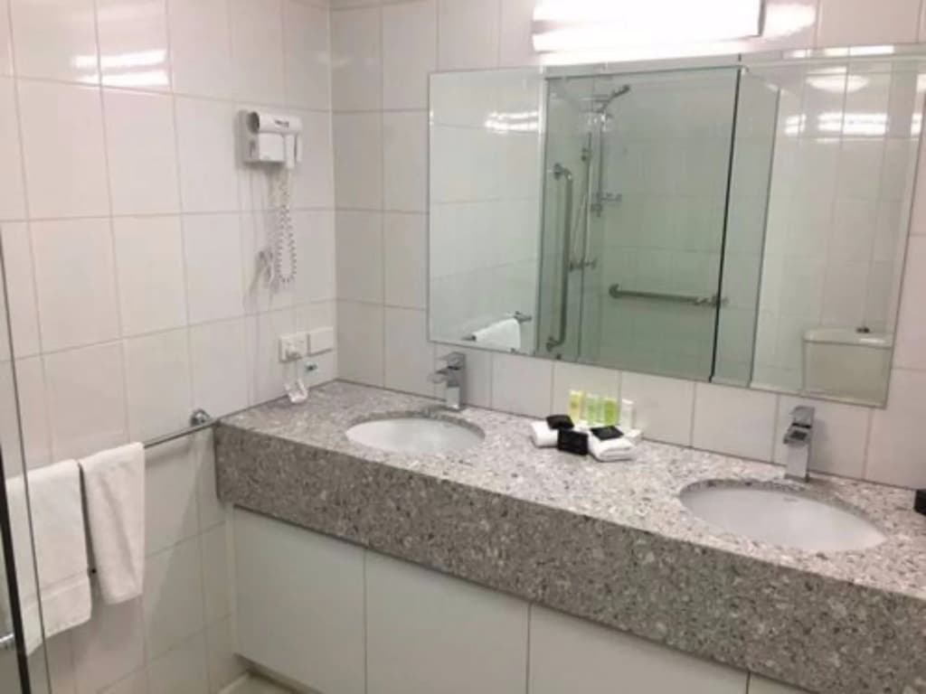 Kimberley Gardens Hotel & Serviced Apartments - photo 9