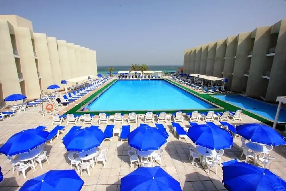 Beach Hotel Sharjah - photo 10