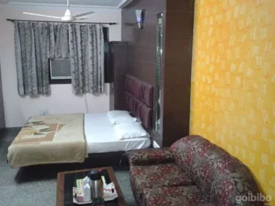 Hotel The Royal Inn - photo 7