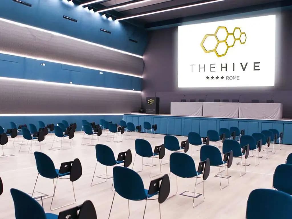 Hotel The Hive Hotel - photo 2