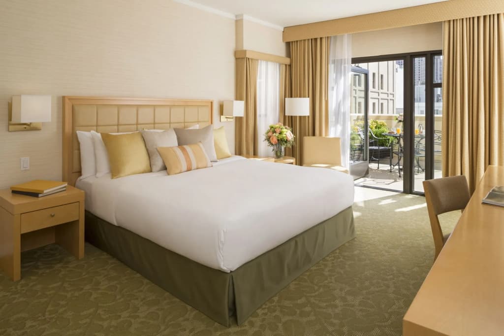 Orchard Garden Hotel - photo 7