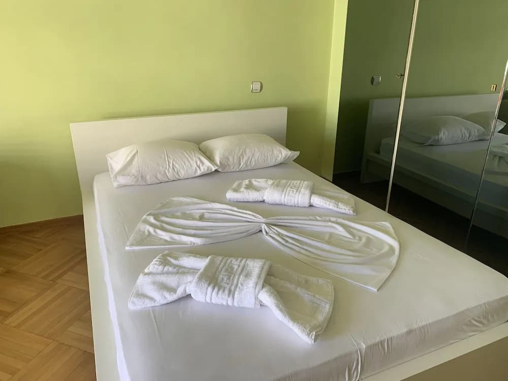 Urban flat next to Syntagma Square - photo 6