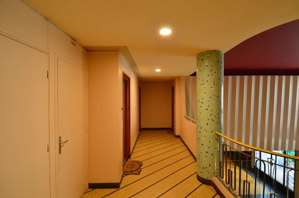 Period apartment 5 persons with Sea View and Parking in Port of Nice - photo 9