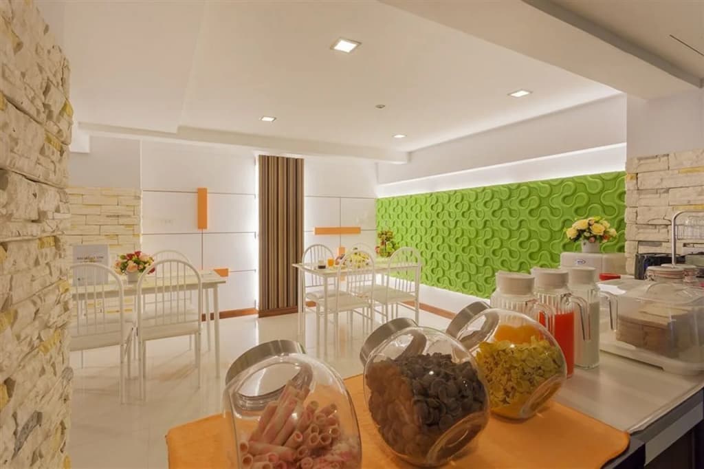 Patong Max Value Hotel - photo 11