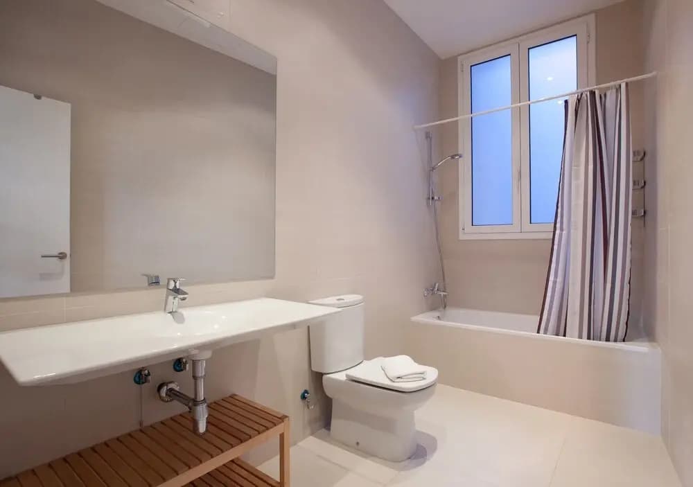 Spacious and Modern Apartment - photo 2