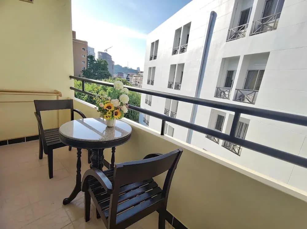 The Chanthong Residence and Hotel Pattaya Hotel - photo 14