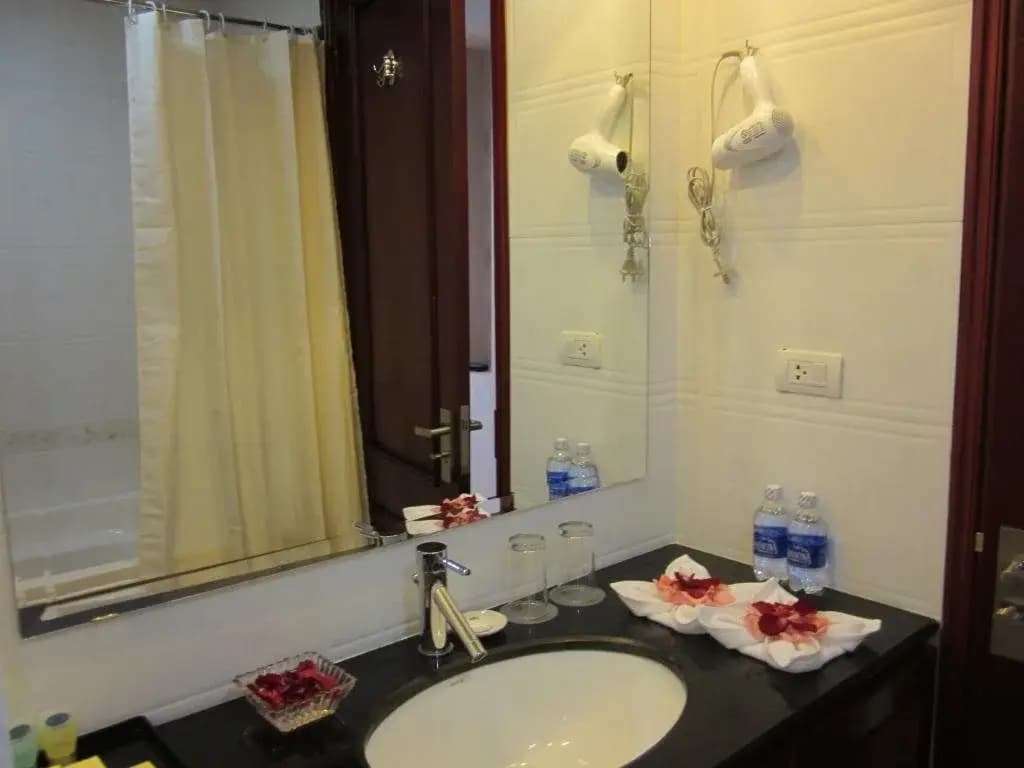Hoa Nam Hotel - photo 10