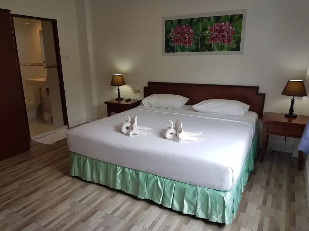 Welcome Inn Hotel Karon Beach Double Room From Only 600 Baht - photo 13