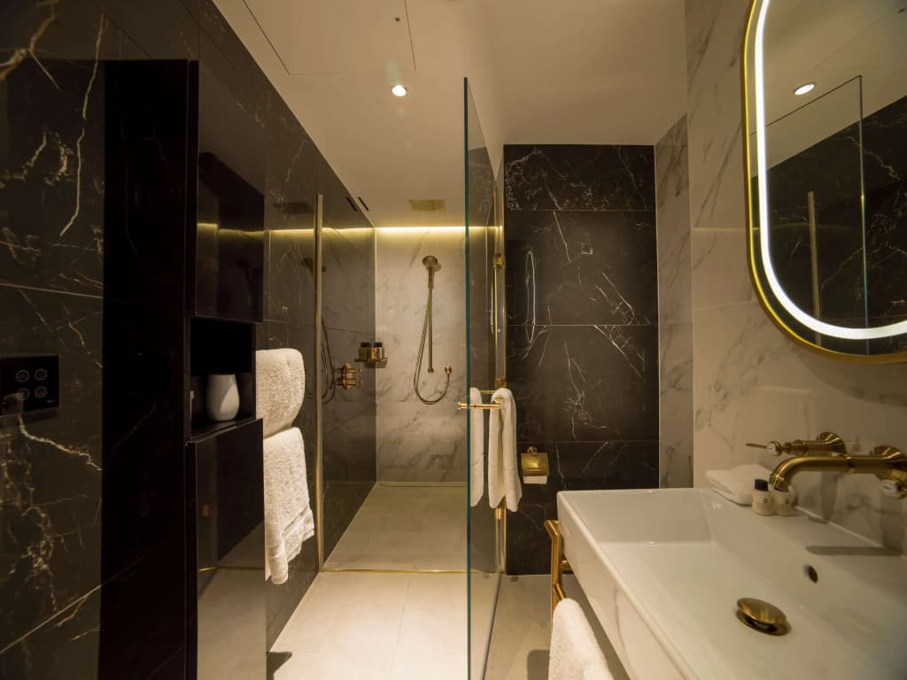 The Guardsman Hotel and Residences - photo 10