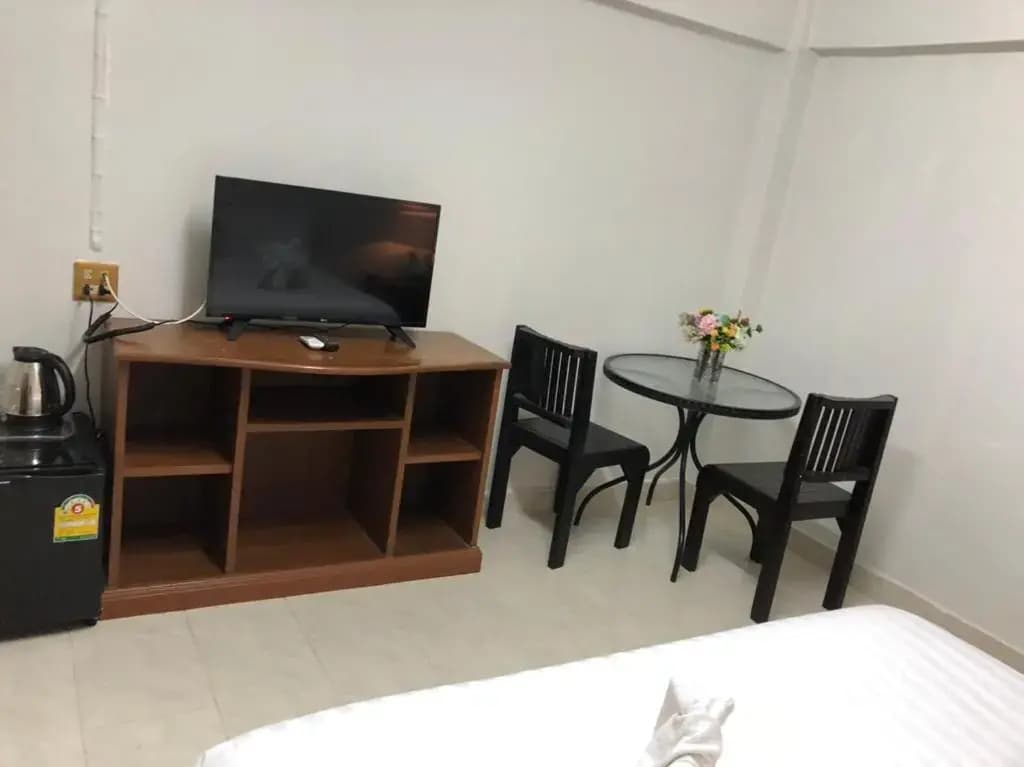 @42 Residence - photo 4