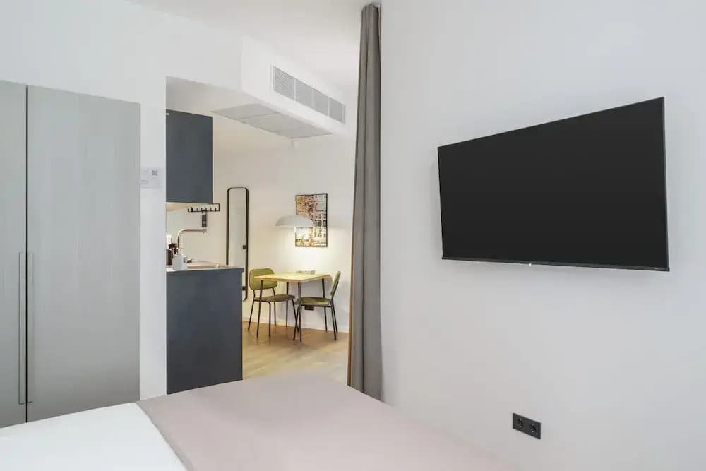 Limehome Berlin Sybelstraße - photo 22