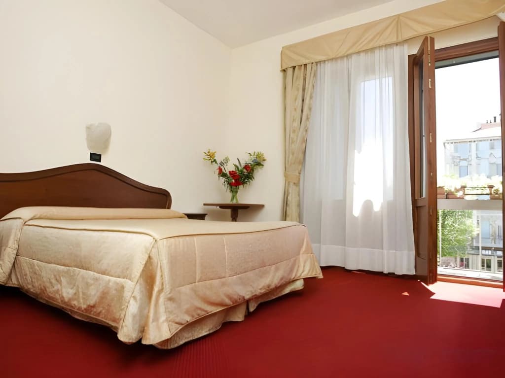 Hotel Cristallo - photo 6