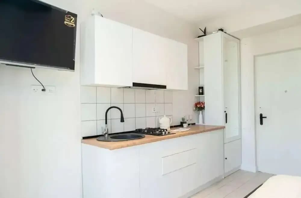 Epic 1Bed unit Huge Balcony area - photo 6