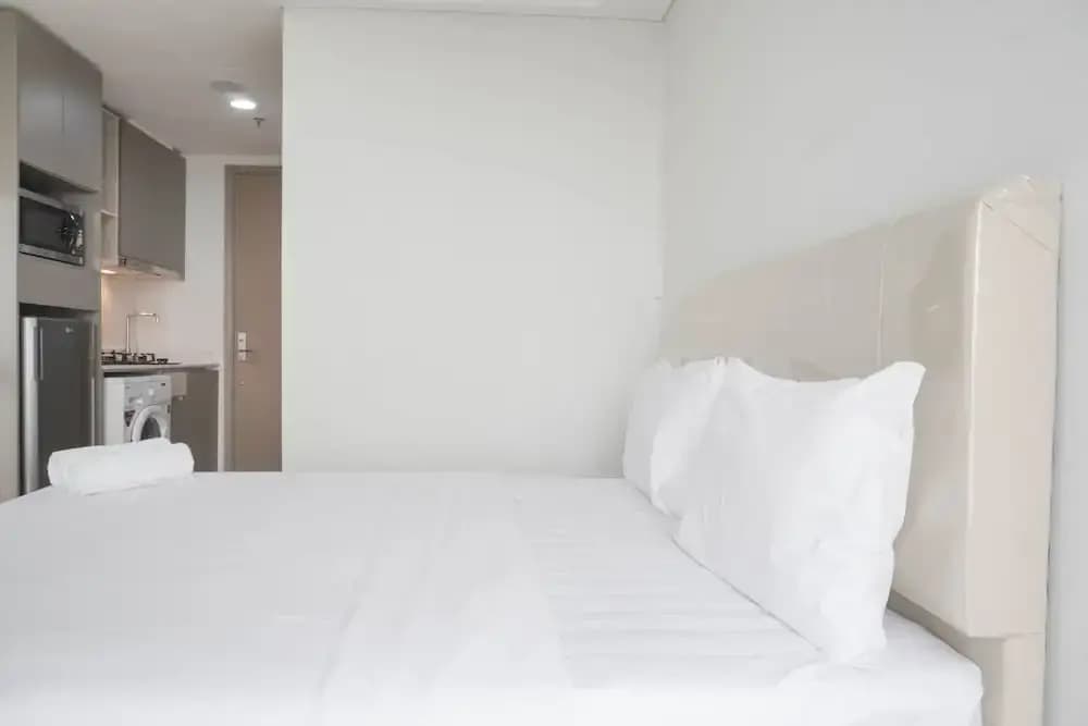 Best Choice And Strategic Studio At Gold Coast Apartment Near Pik - photo 4