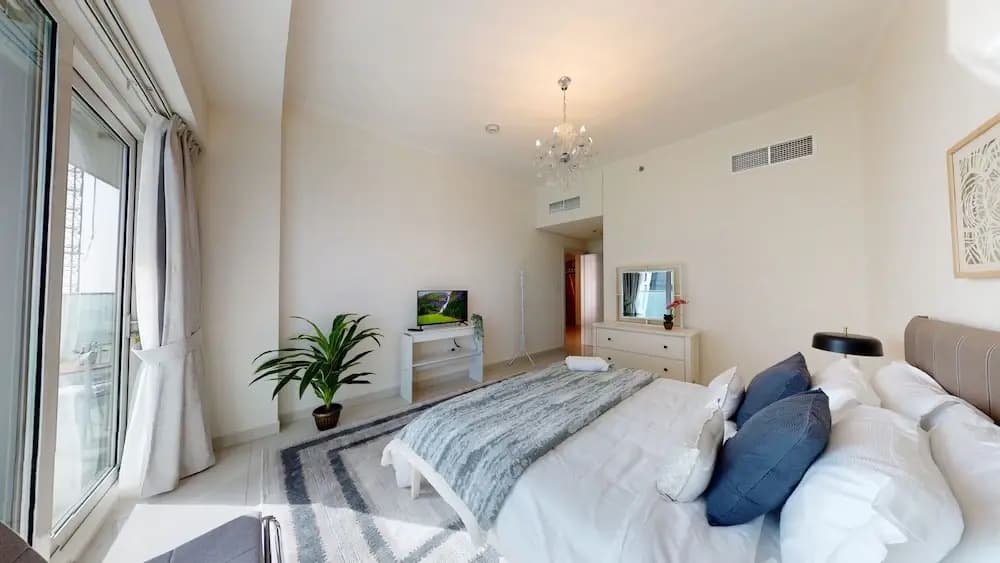 SuperHost - Stylish Apartment With Full Marina Views - main photo