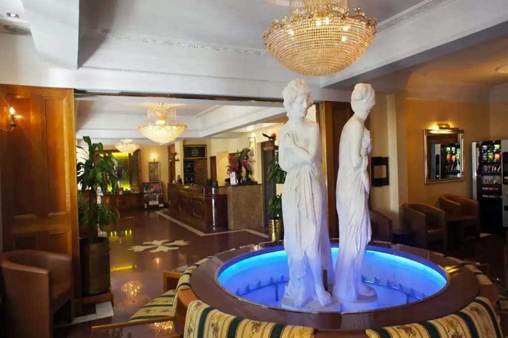 Westpoint Hotel - photo 2