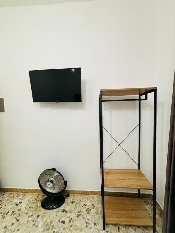 Great Central Apartment - photo 8