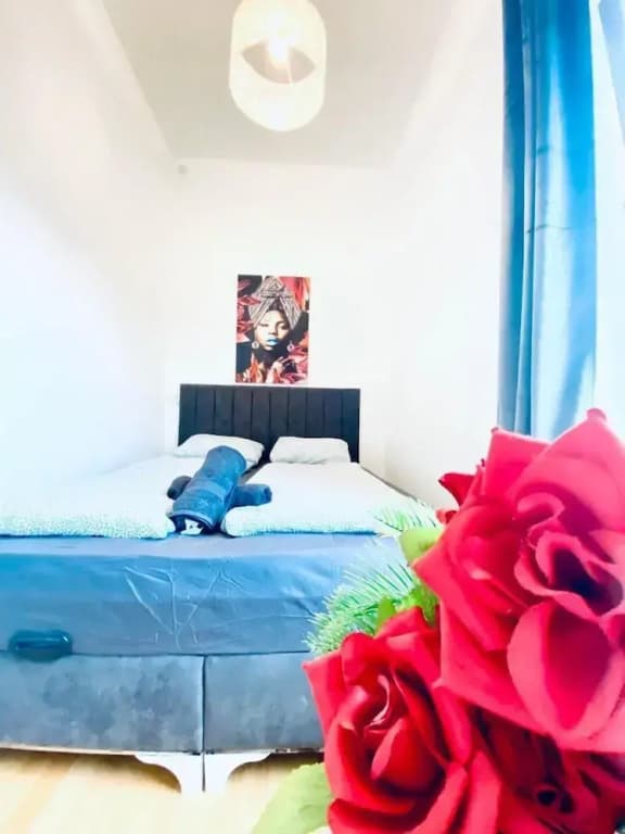 Spacious 4 BR Apt Perfect for Groups - photo 4
