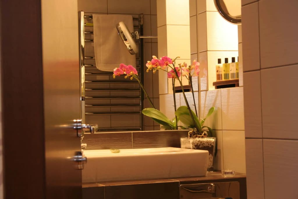 Friday Hotel - photo 8