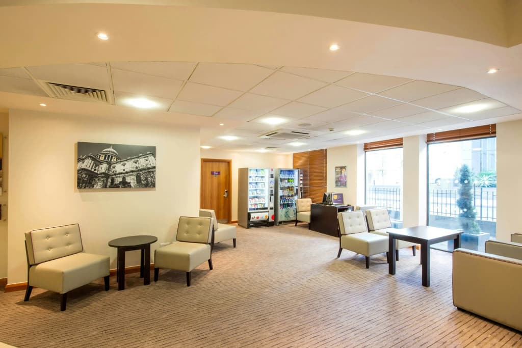 Premier Inn London City - Tower Hill - photo 18