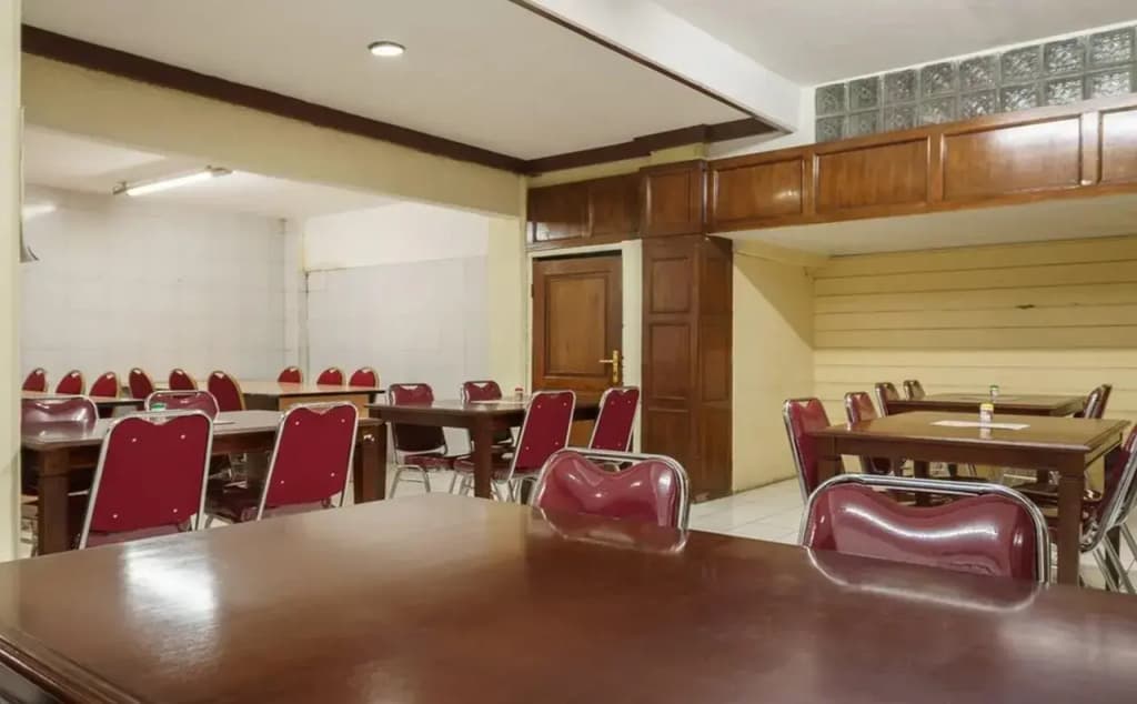 Margot Hotel by RedDoorz - photo 10