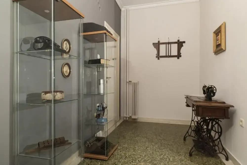 Vintage Apartment next to Acropolis Museum - photo 8