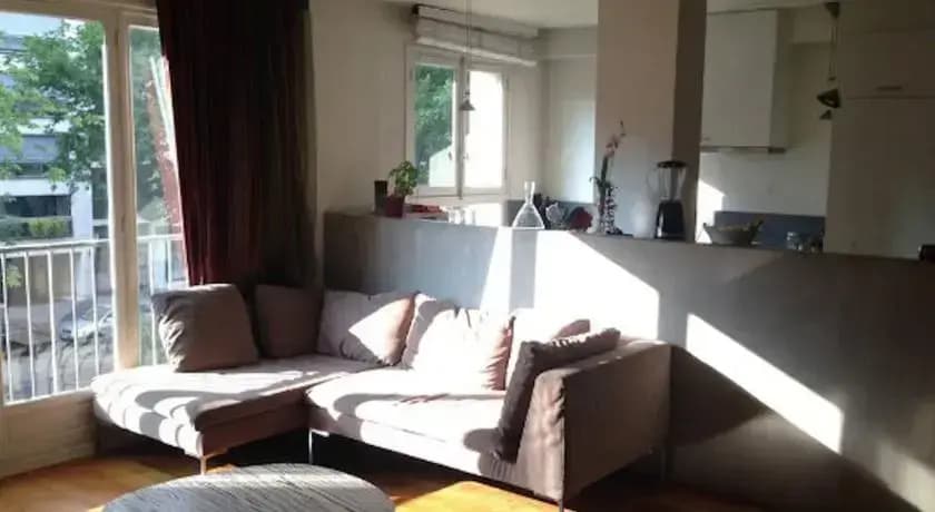 Great Design And Eiffel Tower Flat - photo 3