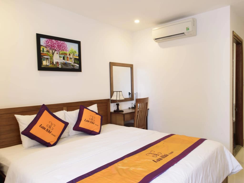 ELC Beach Hotel - photo 4